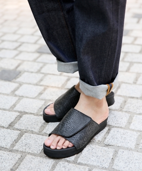 GLOBAL WORK（グローバルワーク）の「フラットラップサンダル/762821 （サンダル・メンズ・ベージュ/ネイビー/その他/ブラック/ホワイト・LARGE/MEDIUM）」の5枚目の写真