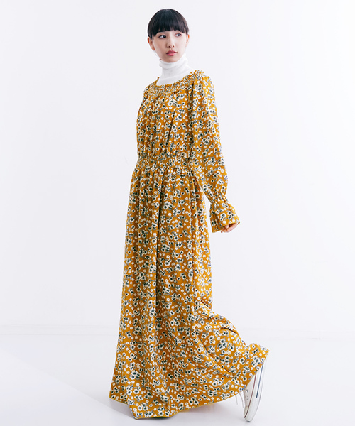 MERLOT（メルロー）の「小花柄ギャザーネックワンピース1241（ワンピース・レディース・ベージュ/キャメル/ブラック・FREE）」の11枚目の写真