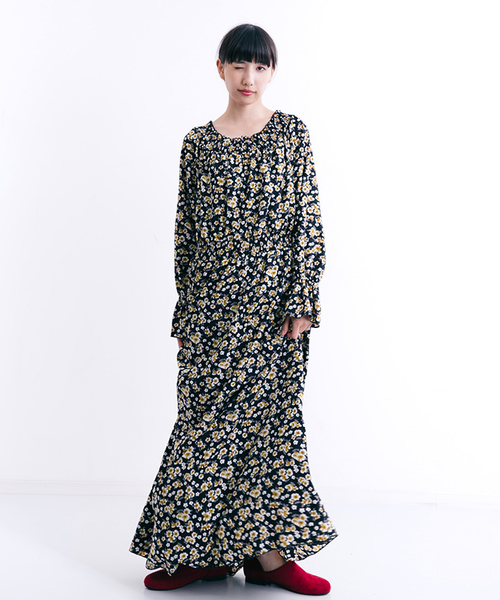 MERLOT（メルロー）の「小花柄ギャザーネックワンピース1241（ワンピース・レディース・ベージュ/キャメル/ブラック・FREE）」の13枚目の写真