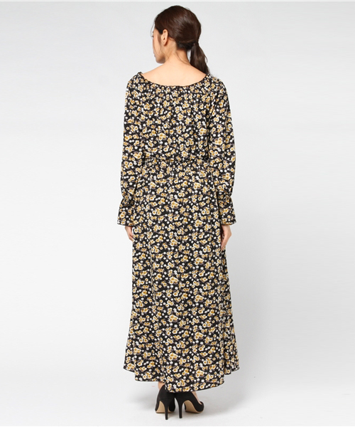 MERLOT（メルロー）の「小花柄ギャザーネックワンピース1241（ワンピース・レディース・ベージュ/キャメル/ブラック・FREE）」の6枚目の写真