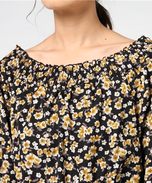 MERLOT（メルロー）の「小花柄ギャザーネックワンピース1241（ワンピース・レディース・ベージュ/キャメル/ブラック・FREE）」の7枚目の写真