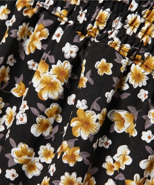 MERLOT（メルロー）の「小花柄ギャザーネックワンピース1241（ワンピース・レディース・ベージュ/キャメル/ブラック・FREE）」の10枚目の写真