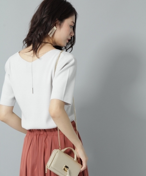 Andemiu（アンデミュウ）の「アクセツキソウバリ５Sプルオーバー768011（ニット/セーター・レディース・グレー/オフホワイト/ブラック・FREE）」の8枚目の写真