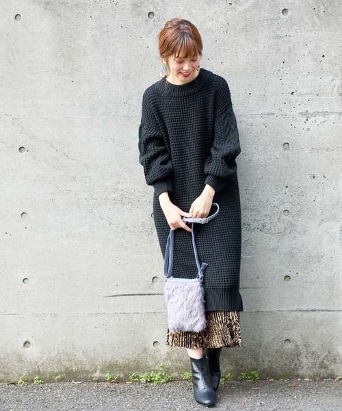 natural couture(ナチュラルクチュール)の「ワッフル編み袖ケーブルニットワンピース(ワンピース・レディース・ブラック/ブラウン/アイボリー/グレイッシュベージュ/ミント・FREE)」の12枚目の写真