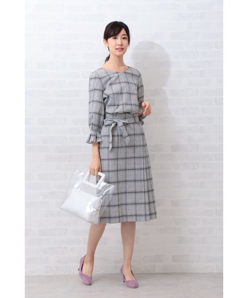 NATURAL BEAUTY BASIC（ナチュラルビューティーベーシック）の「【andGIRL 4月号掲載】クリアコンビトートバッグ（トートバッグ・レディース・ホワイト/ブラウン・ﾌﾘ-）」の3枚目の写真