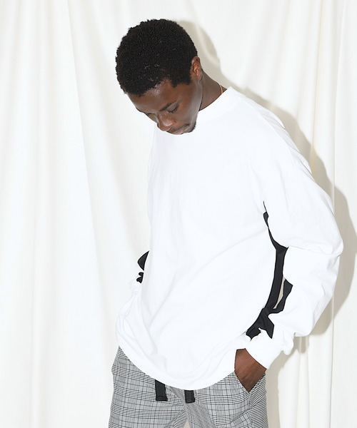 SUPERTHANKS(スーパーサンクス)の「スウィッチングテールビッグロングTシャツ(Tシャツ/カットソー・メンズ・ブラック×ブラック/ブラック×ホワイト/ホワイト×ブラック/ホワイト×ホワイト・MEDIUM/SMALL/LARGE)」の3枚目の写真
