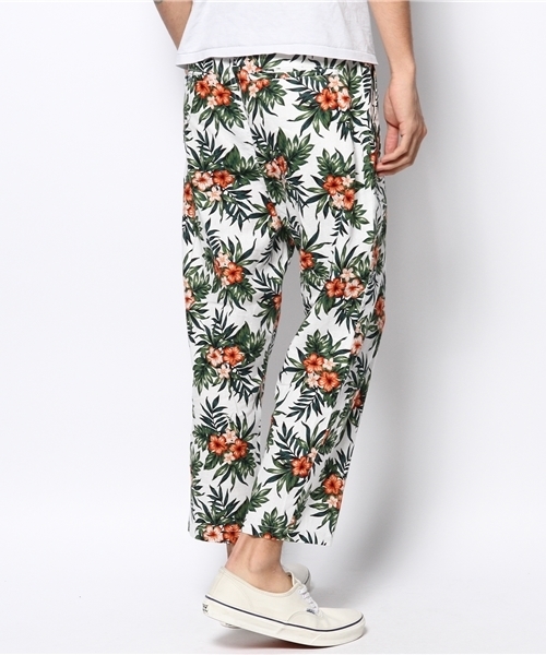 WEGO（ウィゴー）の「WEGO/フローラルイージークロップドパンツ（その他パンツ・メンズ・オフホワイト/ネイビー・MEDIUM/LARGE）」の10枚目の写真