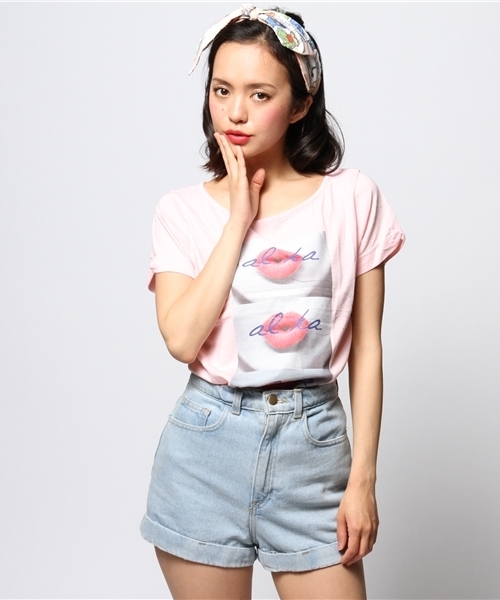 ROSE BUD(ローズバッド)の「(CAMERON HAWAII) 10005-00-456 LIPS BOATNECK TEE(Tシャツ/カットソー・レディース・ホワイト/ピンク・SMALL)」の1枚目の写真