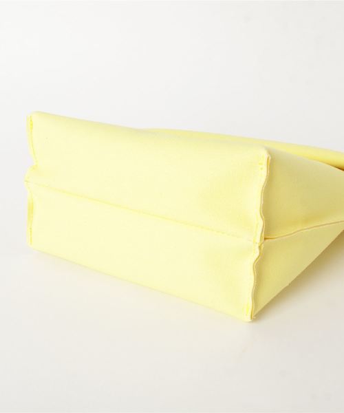 MAISON mou（メゾンムー）の「【amplee/アンプル】kitta shoulder bag（ショルダーバッグ・レディース・ブラック/ネイビー/ピンク/イエロー/グリーン系その他・FREE）」の7枚目の写真