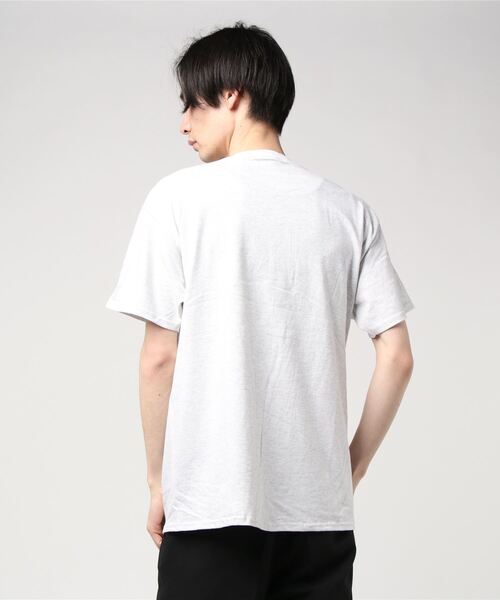 Champion(チャンピオン)の「【Champion/チャンピオン】(UN)6oz. SHORT-SLEEVE T-SHIRT(Tシャツ/カットソー・メンズ・チャコール/グリーン/オートミール/ネイビー/グレー/イエロー/オレンジ/マルーン/ホワイト/ブルー/ブラック/レッド/パープル・LARGE/SMALL/X-LARGE/XXX-LARGE/MEDIUM/XX-LARGE)」の14枚目の写真