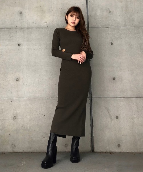 ENVYM(アンビー)の「レイヤードカッテイングKNIT OP(ワンピース・レディース・カーキ/ブラック・FREE)」の1枚目の写真