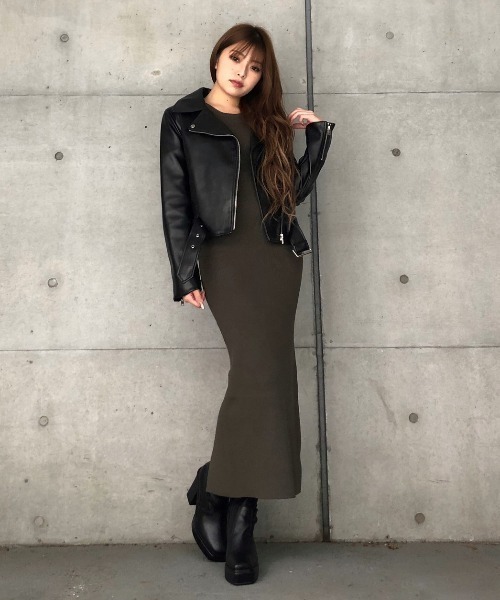 ENVYM(アンビー)の「レイヤードカッテイングKNIT OP(ワンピース・レディース・カーキ/ブラック・FREE)」の8枚目の写真