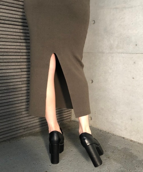 ENVYM(アンビー)の「レイヤードカッテイングKNIT OP(ワンピース・レディース・カーキ/ブラック・FREE)」の17枚目の写真