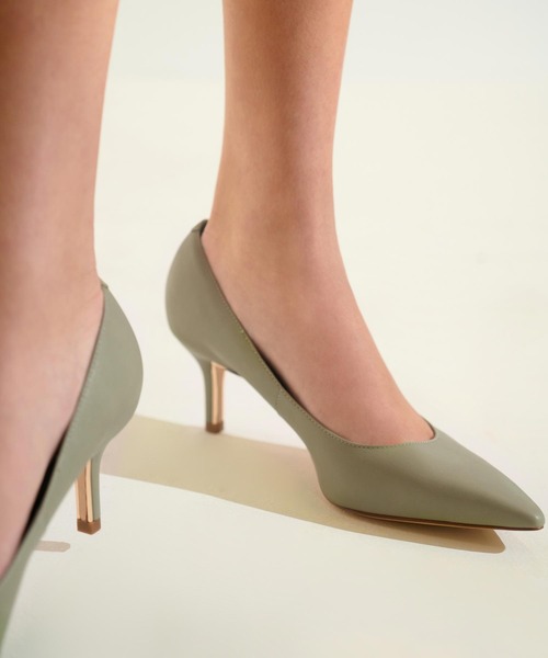 CHARLES & KEITH（チャールズ & キース）の「ポインテッドトゥ パンプス / Pointed Toe Pumps（パンプス・レディース・ブラック/サンドベージュ/セージグリーン・22.5cm/23cm/23.5cm/24.5cm/25cm/25.5cm）」の10枚目の写真