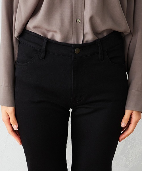 COMME CA ISM（コムサイズム）の「〈ストレッチ〉 カラーデニム スリムパンツ（デニムパンツ・レディース・ブラック/ダークブラウン・SMALL/MEDIUM/LARGE/X-LARGE）」の7枚目の写真