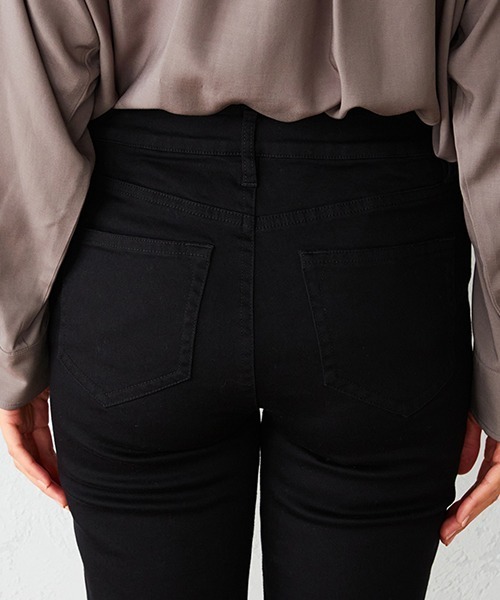 COMME CA ISM（コムサイズム）の「〈ストレッチ〉 カラーデニム スリムパンツ（デニムパンツ・レディース・ブラック/ダークブラウン・SMALL/MEDIUM/LARGE/X-LARGE）」の9枚目の写真