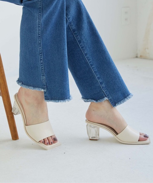 Doux archives（ドゥアルシーヴ）の「【EVOL】クリアヒールスクエアサンダル（サンダル・レディース・ベージュ/クリアブラック/ブラック/グリーン/クリア/ブラウン・22.5/23.5/24.5）」の4枚目の写真