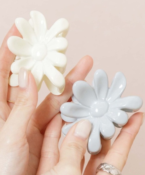 flower（フラワー）の「カモミールヘアクリップ（バレッタ/ヘアクリップ・レディース・ピンク/ブラック/ブルー/ホワイト・FREE）」の6枚目の写真