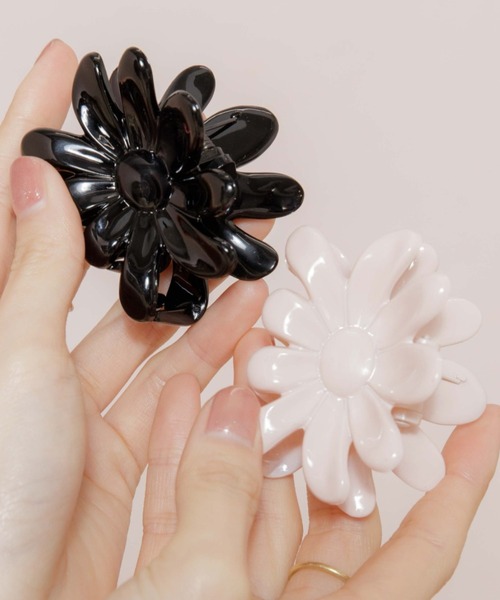 flower（フラワー）の「カモミールヘアクリップ（バレッタ/ヘアクリップ・レディース・ピンク/ブラック/ブルー/ホワイト・FREE）」の5枚目の写真