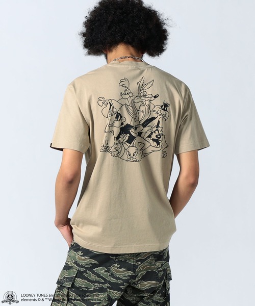 Alpha Industries(アルファインダストリーズ)の「LOONEY TUNES バックプリント Tシャツ キャラクター/タズマニアン・デビル/ワイリー・コヨーテ(Tシャツ/カットソー・メンズ・ベージュ系その他/ブラック系その他2/グレー系その他2/ブラック系その他/ホワイト系その他3/ブラック系その他3/ベージュ系その他3/ホワイト系その他/ホワイト系その他2・LARGE/MEDIUM/X-LARGE)」の8枚目の写真