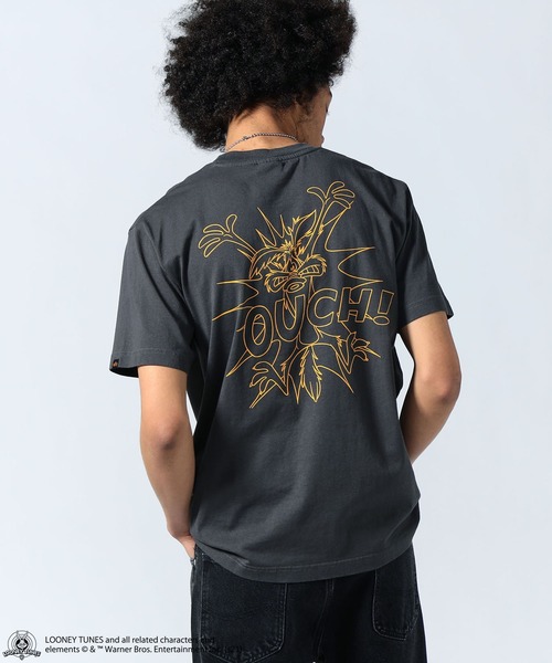 Alpha Industries(アルファインダストリーズ)の「LOONEY TUNES バックプリント Tシャツ キャラクター/タズマニアン・デビル/ワイリー・コヨーテ(Tシャツ/カットソー・メンズ・ベージュ系その他/ブラック系その他2/グレー系その他2/ブラック系その他/ホワイト系その他3/ブラック系その他3/ベージュ系その他3/ホワイト系その他/ホワイト系その他2・LARGE/MEDIUM/X-LARGE)」の7枚目の写真