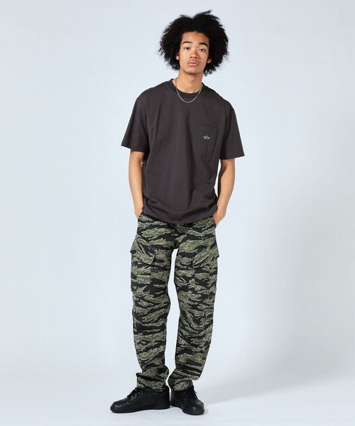 Alpha Industries(アルファインダストリーズ)の「LOONEY TUNES バックプリント Tシャツ キャラクター/タズマニアン・デビル/ワイリー・コヨーテ(Tシャツ/カットソー・メンズ・ベージュ系その他/ブラック系その他2/グレー系その他2/ブラック系その他/ホワイト系その他3/ブラック系その他3/ベージュ系その他3/ホワイト系その他/ホワイト系その他2・LARGE/MEDIUM/X-LARGE)」の19枚目の写真