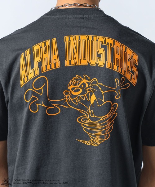 Alpha Industries(アルファインダストリーズ)の「LOONEY TUNES バックプリント Tシャツ キャラクター/タズマニアン・デビル/ワイリー・コヨーテ(Tシャツ/カットソー・メンズ・ベージュ系その他/ブラック系その他2/グレー系その他2/ブラック系その他/ホワイト系その他3/ブラック系その他3/ベージュ系その他3/ホワイト系その他/ホワイト系その他2・LARGE/MEDIUM/X-LARGE)」の13枚目の写真