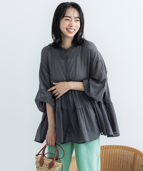 coca（coca）（コカ）の「【WEB限定セール】シアーコットンティアードブラウス（シャツ/ブラウス・レディース・ホワイト/ブラウン/グリーン/グレー/ライトピンク/ライトブルー/ライトグリーン/ピンク/ベージュ/アイボリー/チャコール/ライトベージュ/イエロー/カーキ・M/L）」の5枚目の写真