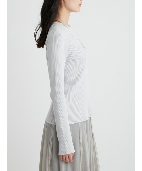 Mila Owen（ミラオーウェン）の「オーガニッククルーネックニットトップ（ニット/セーター・レディース・グレー/チャコールグレー/ターコイズブルー・0/1）」の7枚目の写真