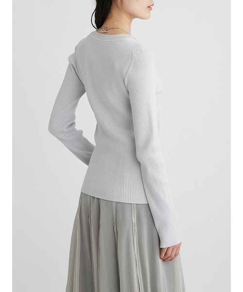 Mila Owen（ミラオーウェン）の「オーガニッククルーネックニットトップ（ニット/セーター・レディース・グレー/チャコールグレー/ターコイズブルー・0/1）」の6枚目の写真