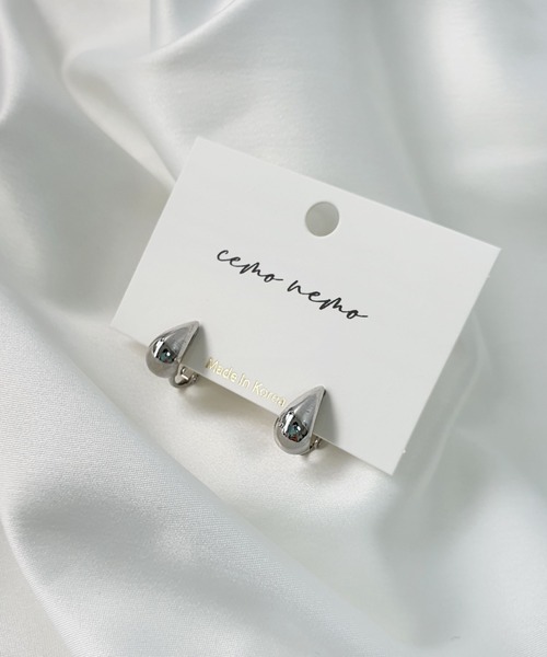 CEMONEMO（セモネモ）の「メタル ティアドロップ イヤリング（イヤリング・レディース・ゴールド/シルバー・FREE）」の2枚目の写真