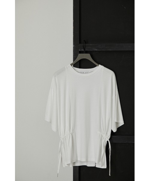 RIM.ARK(リムアーク)の「Side gather T/SH(Tシャツ/カットソー・レディース・ホワイト/ブラック・FREE)」の1枚目の写真