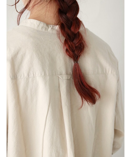 Samansa Mos2（サマンサ モスモス）の「コットンリネンバンドカラーゆるシャツ（シャツ/ブラウス・レディース・ベージュ/ネイビー/ブラウン/カーキ・ﾌﾘ-）」の12枚目の写真