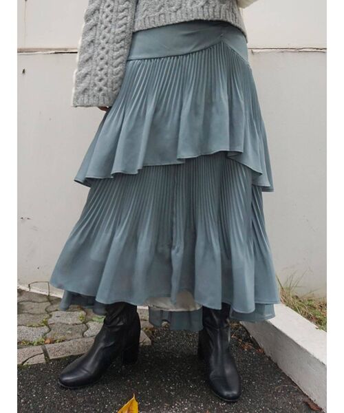 MERCURYDUO（マーキュリーデュオ）の「シアープリーツティアードスカート（スカート・レディース・ベージュ/ブルー/アイボリー・SMALL/MEDIUM）」の3枚目の写真