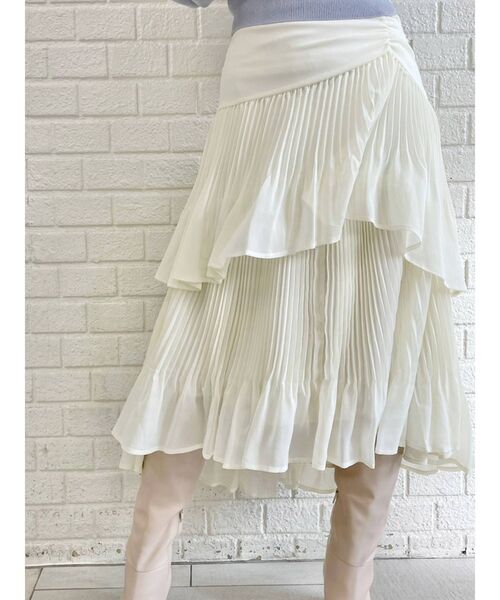 MERCURYDUO（マーキュリーデュオ）の「シアープリーツティアードスカート（スカート・レディース・ベージュ/ブルー/アイボリー・SMALL/MEDIUM）」の2枚目の写真