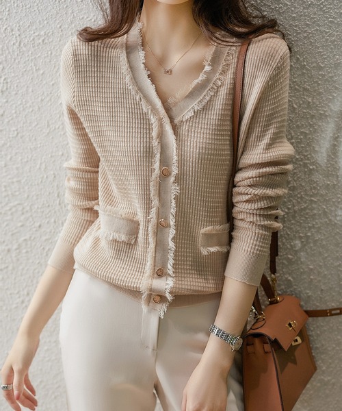 LOPASS(ロパス)の「vネックワッフルニットトップス(カーディガン/ボレロ・レディース・ブラック/ライトベージュ・MEDIUM/LARGE)」の2枚目の写真