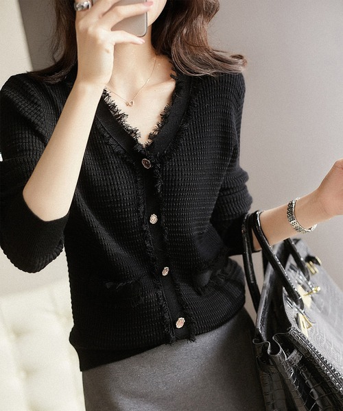 LOPASS(ロパス)の「vネックワッフルニットトップス(カーディガン/ボレロ・レディース・ブラック/ライトベージュ・MEDIUM/LARGE)」の8枚目の写真