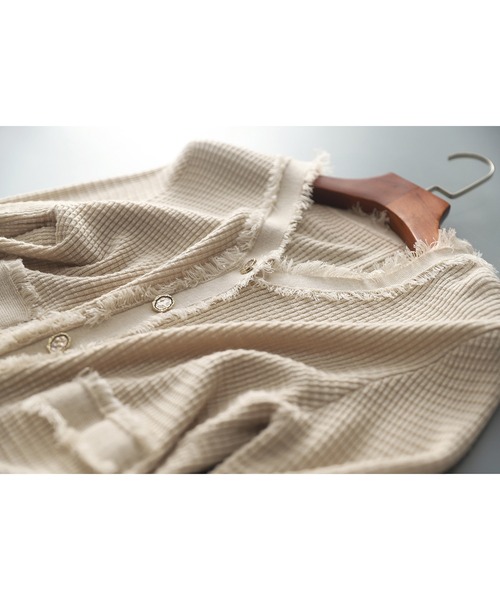 LOPASS(ロパス)の「vネックワッフルニットトップス(カーディガン/ボレロ・レディース・ブラック/ライトベージュ・MEDIUM/LARGE)」の9枚目の写真