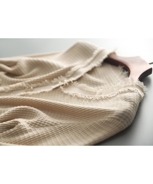LOPASS(ロパス)の「vネックワッフルニットトップス(カーディガン/ボレロ・レディース・ブラック/ライトベージュ・MEDIUM/LARGE)」の5枚目の写真