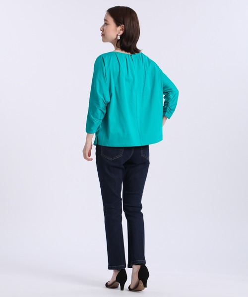 INED（イネド）の「ギャザーネックカットソー《接触冷感》（Tシャツ/カットソー・レディース・ネイビー/オフホワイト/ターコイズブルー/モカ・9号）」の18枚目の写真