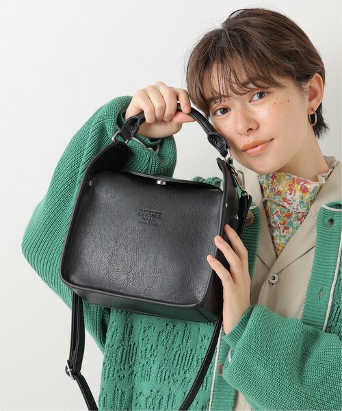 DOUBLE NAME（ダブルネーム）の「持ち手付きスクエア合皮ショルダーBAG（ショルダーバッグ・レディース・ブラック/キナリ・FREE）」の2枚目の写真