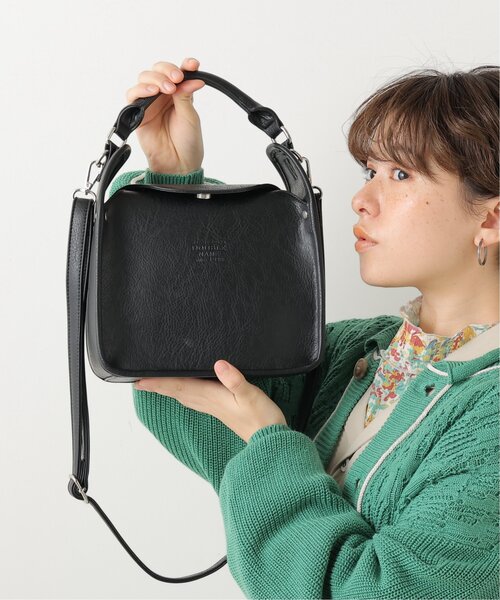 DOUBLE NAME（ダブルネーム）の「持ち手付きスクエア合皮ショルダーBAG（ショルダーバッグ・レディース・ブラック/キナリ・FREE）」の3枚目の写真