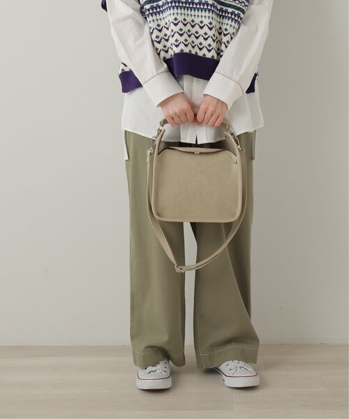 DOUBLE NAME（ダブルネーム）の「持ち手付きスクエア合皮ショルダーBAG（ショルダーバッグ・レディース・ブラック/キナリ・FREE）」の7枚目の写真