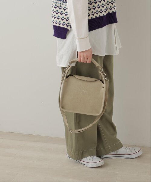 DOUBLE NAME（ダブルネーム）の「持ち手付きスクエア合皮ショルダーBAG（ショルダーバッグ・レディース・ブラック/キナリ・FREE）」の8枚目の写真