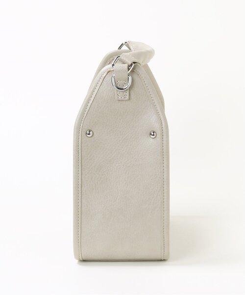 DOUBLE NAME（ダブルネーム）の「持ち手付きスクエア合皮ショルダーBAG（ショルダーバッグ・レディース・ブラック/キナリ・FREE）」の13枚目の写真