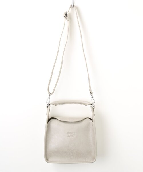DOUBLE NAME（ダブルネーム）の「持ち手付きスクエア合皮ショルダーBAG（ショルダーバッグ・レディース・ブラック/キナリ・FREE）」の20枚目の写真