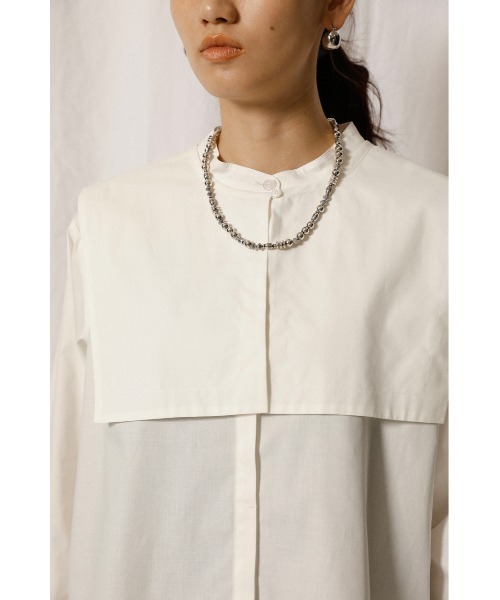 crie conforto（クリーコンフォルト）の「シャイニー取り外しビックカラーブラウス（シャツ/ブラウス・レディース・ホワイト/ブラック/ベージュ・SMALL/MEDIUM）」の19枚目の写真