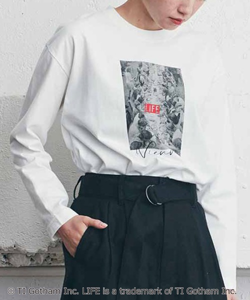 MEDE19F(メデジュウキュウ)の「MEDE19F グラフ誌LIFEフォトプリントTシャツ(Tシャツ/カットソー・レディース・ホワイト×レッド/ホワイト×グレー/ホワイト×ピンク・1/2)」の1枚目の写真