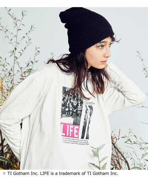 MEDE19F(メデジュウキュウ)の「MEDE19F グラフ誌LIFEフォトプリントTシャツ(Tシャツ/カットソー・レディース・ホワイト×レッド/ホワイト×グレー/ホワイト×ピンク・1/2)」の3枚目の写真