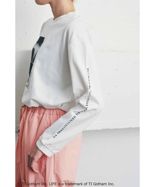 MEDE19F(メデジュウキュウ)の「MEDE19F グラフ誌LIFEフォトプリントTシャツ(Tシャツ/カットソー・レディース・ホワイト×レッド/ホワイト×グレー/ホワイト×ピンク・1/2)」の10枚目の写真